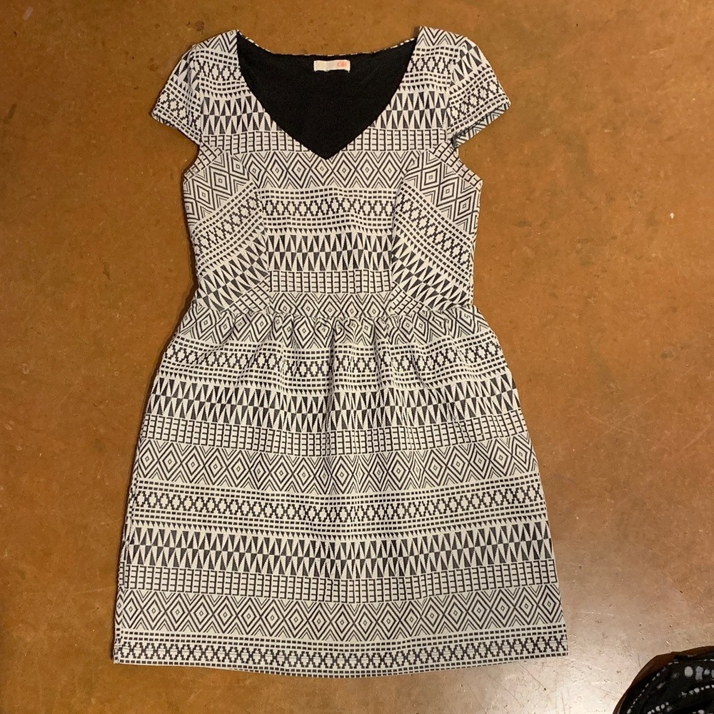 Gianni Bini Black and White Geometric Mini Dress (Size s/m)
